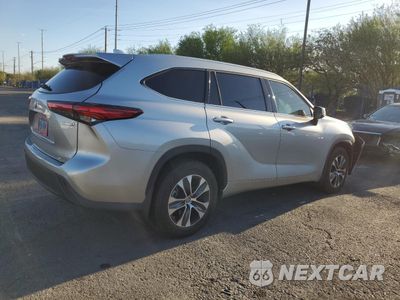 Trzecie zdjęcie samochodu z tyłu: 2022 TOYOTA HIGHLANDER HYBRID XLE VIN:5TDGARAH5NS516010 - miniatura