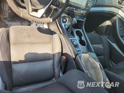 Zdjęcie 8 z 13 samochodu: 2017 NISSAN MAXIMA 3.5S VIN:1N4AA6AP8HC404809 - miniatura