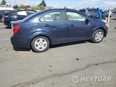 Trzecie zdjęcie samochodu z tyłu: 2015 CHEVROLET SONIC LS VIN:1G1JA5SGXF4217204 - miniatura