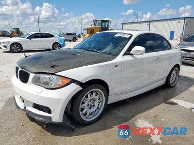 2010 BMW 135 I WBAUC7C55AVK96028 - główne zdjęcie licytacji z USA - miniatura