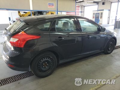 Trzecie zdjęcie samochodu z tyłu: 2012 FORD FOCUS SE VIN:1FAHP3K20CL109842 - miniatura