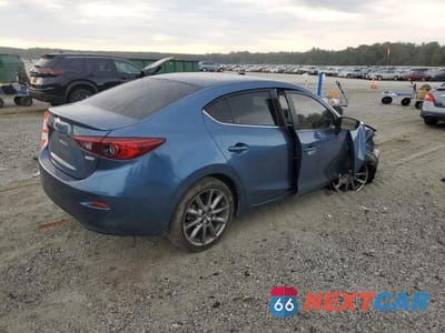 Trzecie zdjęcie samochodu z tyłu: 2018 MAZDA 3 TOURING VIN:3MZBN1V32JM236177 - miniatura