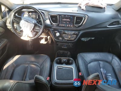 Zdjęcie 8 z 13 samochodu: 2019 CHRYSLER PACIFICA TOURING L PLUS VIN:2C4RC1EGXKR548574 - miniatura