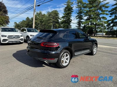 Trzecie zdjęcie samochodu z tyłu: 2017 PORSCHE MACAN VIN:WP1AA2A50HLB01197 - miniatura