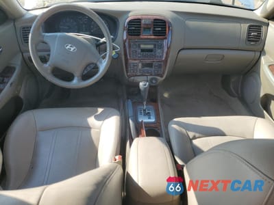 Zdjęcie 8 z 12 samochodu: 2002 HYUNDAI SONATA GLS VIN:KMHWF35H12A689693 - miniatura