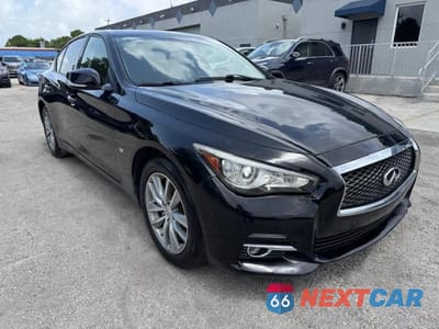 Czwarte zdjęcie samochodu z boku: 2017 INFINITI Q50 PREMIUM VIN:JN1EV7AR8HM835199 - miniatura