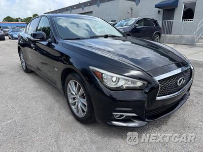 Czwarte zdjęcie samochodu z boku: 2017 INFINITI Q50 PREMIUM VIN:JN1EV7AR8HM835199 - miniatura