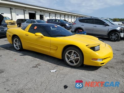 Czwarte zdjęcie samochodu z boku: 2003 CHEVROLET CORVETTE VIN:1G1YY22G835100137 - miniatura