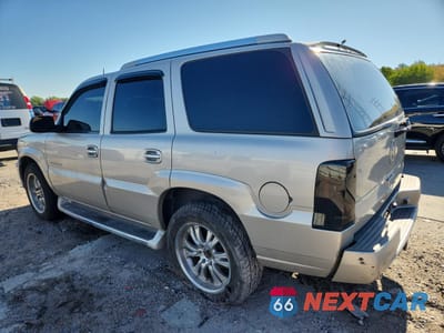 Drugie zdjęcie samochodu z przodu: 2004 CADI ESCALADE VIN:1GYEC63T14R210561 - miniatura