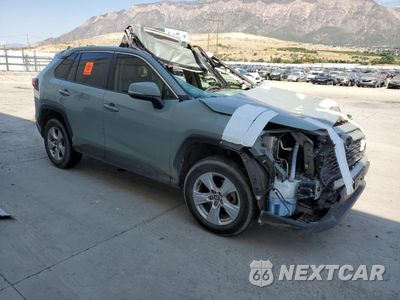Czwarte zdjęcie samochodu z boku: 2020 TOYOTA RAV4 XLE VIN:JTMW1RFV4LD521993 - miniatura