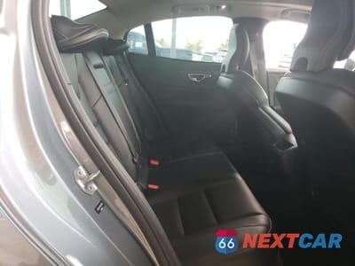 Zdjęcie 10 z 12 samochodu: 2019 VOLVO S60 T5 MOMENTUM VIN:7JR102FK1KG014073 - miniatura