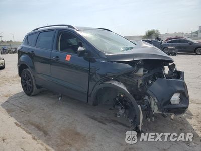 Czwarte zdjęcie samochodu z boku: 2018 FORD ESCAPE SE VIN:1FMCU0GD5JUB26189 - miniatura