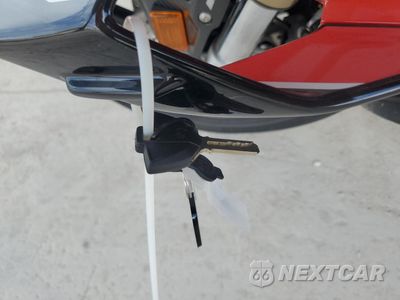 Zdjęcie 8 z 10 samochodu: 2023 BMW S 1000 RR VIN:WB10E6309P6H61505 - miniatura