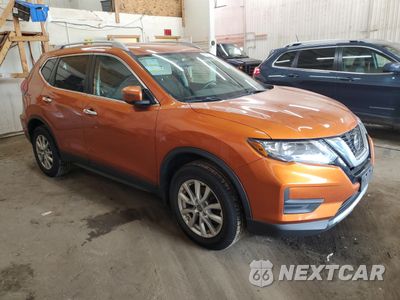 Czwarte zdjęcie samochodu z boku: 2018 NISSAN ROGUE S VIN:5N1AT2MV3JC792492 - miniatura