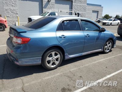 Trzecie zdjęcie samochodu z tyłu: 2013 TOYOTA COROLLA BASE VIN:5YFBU4EE5DP116489 - miniatura