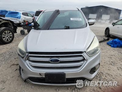 Piąte zdjęcie samochodu w środku: 2017 FORD ESCAPE SE VIN:1FMCU9GD7HUB02362 - miniatura