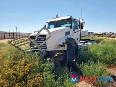 Drugie zdjęcie samochodu z przodu: 2020 MACK GR64BT SEMI TRUCK VIN:1M1GR4GY3LM018268 - miniatura