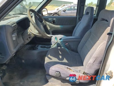 Zdjęcie 7 z 12 samochodu: 1996 CHEVROLET S TRUCK S10 VIN:1GCCS19W1TK130432 - miniatura