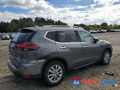 Trzecie zdjęcie samochodu z tyłu: 2019 NISSAN ROGUE S VIN:5N1AT2MV9KC733643 - miniatura