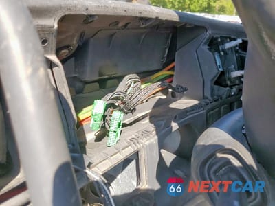 Zdjęcie 8 z 10 samochodu: 2006 VOLVO VN VNL VIN:4V4NC9GH96N398029 - miniatura