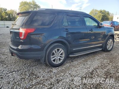 Trzecie zdjęcie samochodu z tyłu: 2018 FORD EXPLORER XLT VIN:1FM5K8D89JGA17382 - miniatura
