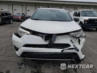 Piąte zdjęcie samochodu w środku: 2018 TOYOTA RAV4 SE VIN:JTMJFREVXJJ207860 - miniatura