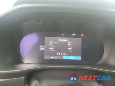 Zdjęcie 9 z 12 samochodu: 2023 VOLVO XC40 PLUS VIN:YV4L12UW2P2020802 - miniatura