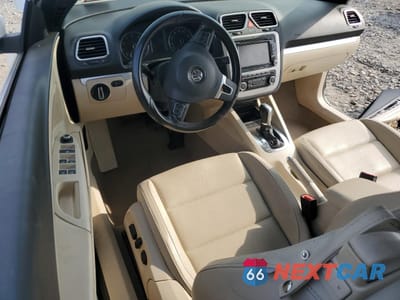 Zdjęcie 8 z 15 samochodu: 2012 VOLKSWAGEN EOS KOMFORT VIN:WVWBW7AH4CV013183 - miniatura