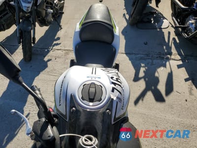 Piąte zdjęcie samochodu w środku: 2021 KAWASAKI ER650 K VIN:ML5EREK17MDA40604 - miniatura