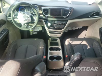 Zdjęcie 8 z 16 samochodu: 2023 CHRYSLER VOYAGER LX VIN:2C4RC1CG3PR547874 - miniatura