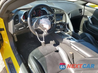 Zdjęcie 8 z 16 samochodu: 2019 CHEVROLET CORVETTE STINGRAY 3LT VIN:1G1YF3D75K5111314 - miniatura
