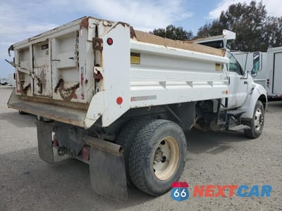Czwarte zdjęcie samochodu z boku: 2008 FORD F750 SUPER DUTY XL DUMP TRUCK VIN:3FRXF75T98V083295 - miniatura