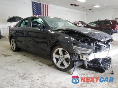 Czwarte zdjęcie samochodu z boku: 2018 AUDI A3 PREMIUM VIN:WAUB8GFF5J1027600 - miniatura