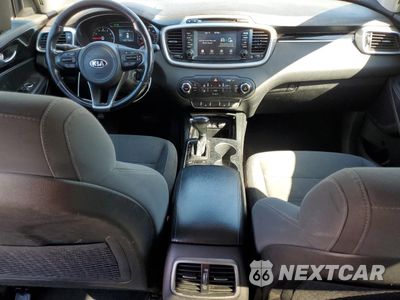 Zdjęcie 8 z 13 samochodu: 2018 KIA SORENTO LX VIN:5XYPG4A39JG430938 - miniatura