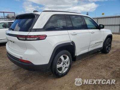 Trzecie zdjęcie samochodu z tyłu: 2023 JEEP GRAND CHEROKEE LAREDO VIN:1C4RJHAG1PC512616 - miniatura