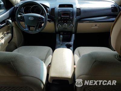 Zdjęcie 8 z 13 samochodu: 2011 KIA SORENTO BASE VIN:5XYKTDA23BG060780 - miniatura