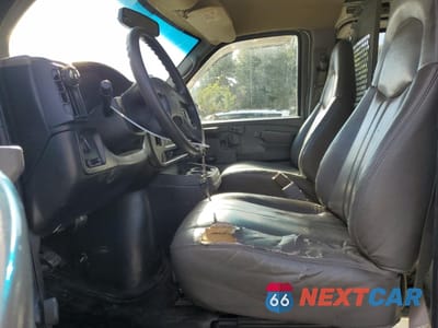 Zdjęcie 7 z 14 samochodu: 2007 GMC SAVANA G2500 VIN:1GTGG25V771157233 - miniatura