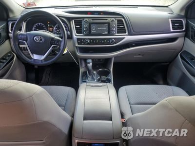Zdjęcie 8 z 13 samochodu: 2017 TOYOTA HIGHLANDER LE VIN:5TDBZRFH1HS452032 - miniatura