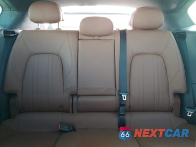 Zdjęcie 10 z 17 samochodu: 2018 MASERATI LEVANTE VIN:ZN661XUA7JX283426 - miniatura