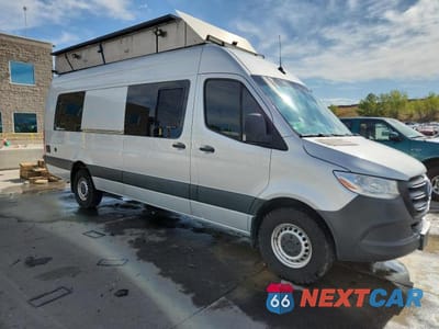 Czwarte zdjęcie samochodu z boku: 2019 MERCEDES-BENZ C2500 SPRINTER RECREATIONAL VEHICLE VIN:WD4PF1CD2KP187906 - miniatura