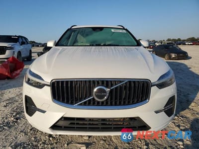 Piąte zdjęcie samochodu w środku: 2022 VOLVO XC60 B5 MOMENTUM VIN:YV4L12DK3N1962163 - miniatura