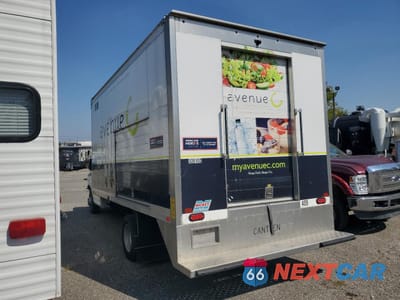 Trzecie zdjęcie samochodu z tyłu: 2020 CHEVROLET EXPRESS G4500 VIN:1HA6GVCG9LN000805 - miniatura