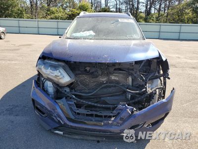 Piąte zdjęcie samochodu w środku: 2019 NISSAN ROGUE S VIN:5N1AT2MV6KC815720 - miniatura