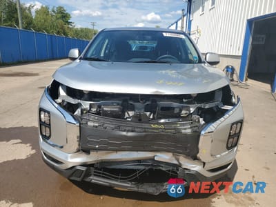 Piąte zdjęcie samochodu w środku: 2024 MITSUBISHI RVR ES VIN:JA4AJUAU4RU609795 - miniatura