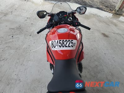 Zdjęcie 6 z 10 samochodu: 2023 BMW S 1000 RR VIN:WB10E6309P6H61505 - miniatura