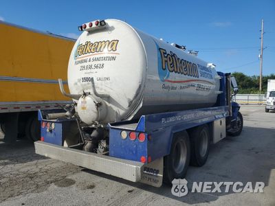 Czwarte zdjęcie samochodu z boku: 2002 INTERNATIONAL 4400 TANK TRUCK VIN:1HTMSADR22J030191 - miniatura