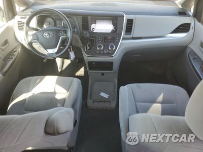 Zdjęcie 8 z 16 samochodu: 2017 TOYOTA SIENNA VIN:5TDZZ3DC2HS855245 - miniatura