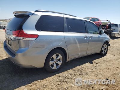 Trzecie zdjęcie samochodu z tyłu: 2014 TOYOTA SIENNA LE VIN:5TDKK3DC1ES519426 - miniatura