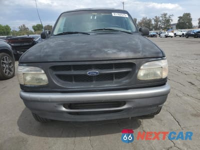 Piąte zdjęcie samochodu w środku: 1998 FORD EXPLORER VIN:1FMYU22X6WUA10221 - miniatura