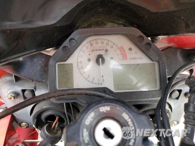 Zdjęcie 7 z 8 samochodu: 2011 HONDA CBR600 RR VIN:JH2PC37074M101376 - miniatura